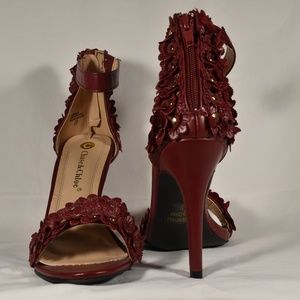 Modcloth Fleur dimensional heels with ankle strap